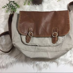 Aeropostale Canvas Messenger Bag